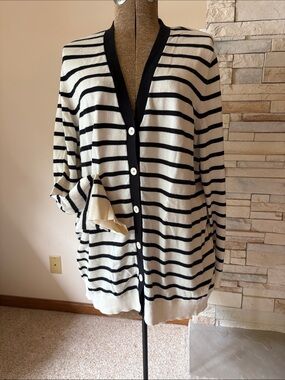 Liz Claiborne Black and White Striped V‑Neck Cardigan